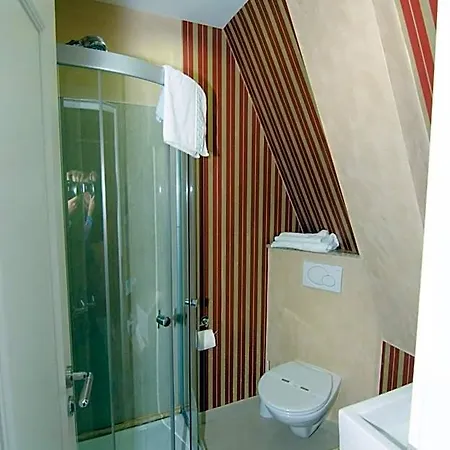Boutique Monaco Hotel 4*