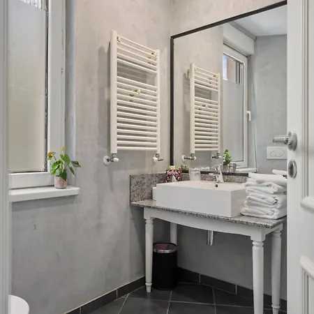Boutique Monaco Hotel