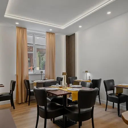 Boutique Monaco Hotel 4*