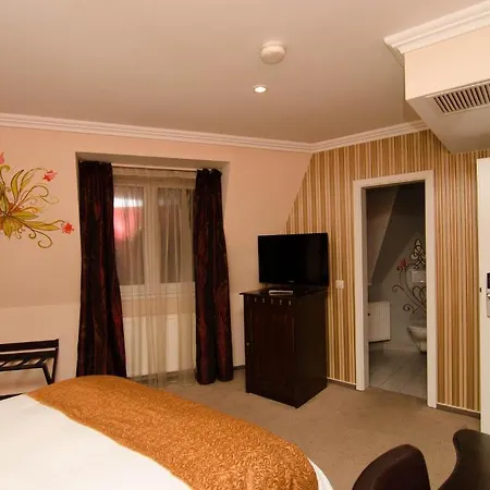 Boutique Monaco Hotel 4*