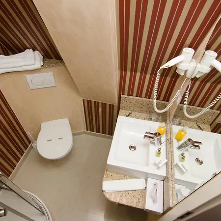 Boutique Monaco 4* Boekarest