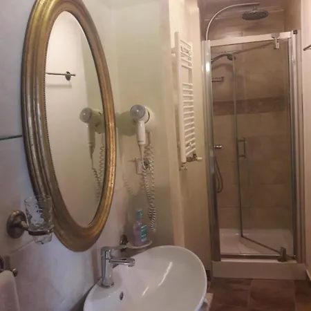 Boutique Monaco Hotel 4*