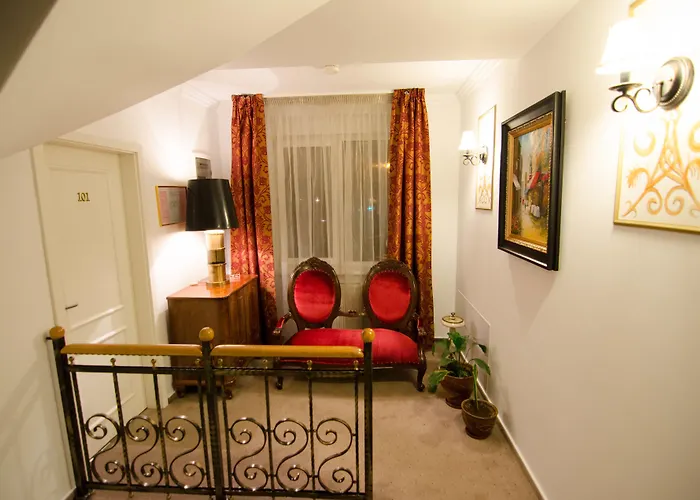Boutique Monaco Hotel 4*